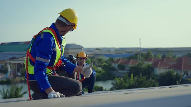 Best Wood Shake Roofing  in Guttenberg, IA